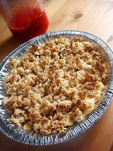 Vegan paleo apple crumble